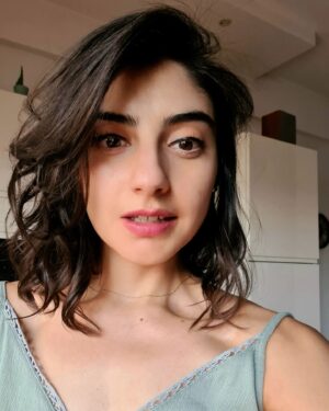Erika Toa Russo Instagram - Selfie❤️‍🔥
Se me ve diferente en esta pic,
¿qué dicen?
.
.
.
#Toa #Hairstyle #picotheday #instapic #halestorm # girlpower