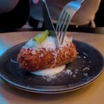 Erika Toa Russo Instagram - All you need is pizza🍕 un mix della tradizione napoletana e romana, apre a Campo de' Fiori a Roma una nuova pizzeria Top e Cocktail bar! #supplied ~ En Roma, te aconsejo esta pizzeria para que pruebes lo mejor de la tradición romana y napoletana en pleno centro histórico🇮🇹 ~ My personal choice di @Elysium - Conte Vinaiolo🍹Gin, vermouth rosso e bitter rosso (pic2) - Supplì al telefono(pic2) e Slices di Carciofi (Pic4) - Pizza Margherita Antico pomodoro antico di Napoli, Fior di latte, Pecorino e Basilico e olio Evo - Pizza Scarpariello -Rossa! Pomodoro cotto al forno, polvere di pomodoro, Grana e Pecorino romno Dop, Origano e Olvio Evo all'aglio .... e per concludere con uno Specialty Coffe (Caffé de Altura) de Guatemala! . . Quale sarebbe il tuo di menu? Commenta!🥰 . . . #TOA #ToaFoodie #pizzalover #foddie #pizza #Roma #Elysium #ginaddicted