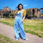 Erika Toa Russo Instagram – 1° Maggio? Ready🤟🥳
#ootd
.
.
#Toa #salopette #lifestyle #ootd #circomassimo #primomaggio #overall #90sfashion #retrovibes