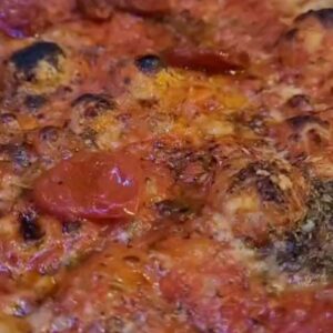 Erika Toa Russo Instagram - All you need is pizza🍕 un mix della tradizione napoletana e romana, apre a Campo de' Fiori a Roma una nuova pizzeria Top e Cocktail bar! #supplied
~
En Roma, te aconsejo esta pizzeria para que pruebes lo mejor de la tradición romana y napoletana en pleno centro histórico🇮🇹
~
My personal choice di @Elysium 
- Conte Vinaiolo🍹Gin, vermouth rosso e bitter rosso (pic2)
- Supplì al telefono(pic2) e Slices di Carciofi (Pic4) 
- Pizza Margherita Antico 
pomodoro antico di Napoli, Fior di latte, Pecorino e Basilico e olio Evo
- Pizza Scarpariello -Rossa!
Pomodoro cotto al forno, polvere di pomodoro, Grana e Pecorino romno Dop, Origano e Olvio Evo all'aglio
.... e per concludere con uno Specialty Coffe (Caffé de Altura) de Guatemala!
.
.
Quale sarebbe il tuo di menu? Commenta!🥰
.
.
.
#TOA #ToaFoodie #pizzalover #foddie #pizza #Roma #Elysium #ginaddicted