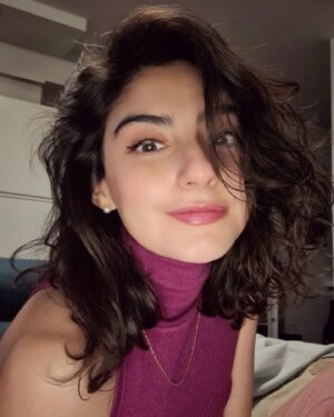 Erika Toa Russo Instagram - Selfie mood🥰🤟🍁
Esperando que llegue la hora de cenar... 😜
#metime