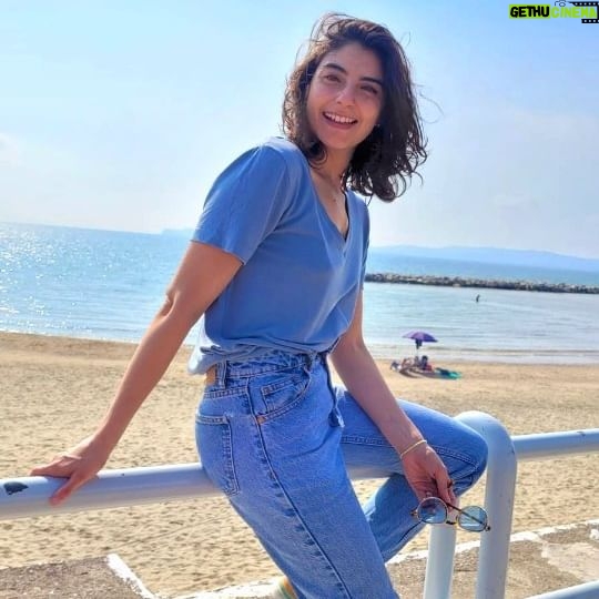 Erika Toa Russo Instagram - Bienvenido otoño😜🍁🤟 Fuimos a grabar un programa de gastronomia🤤 y entre una miradita a la playa, un poco de historia, no faltó un gran variedad de Pizza Gourmet! ¿ Cual te inspiró más? . . . #TOA #minivlog #pizzalove #pizza #pizzagourmet t #Formia #Italia #travelToa #TouristSoul #travelreel #instareel Cuales son suplanes de finde?