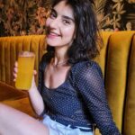 Erika Toa Russo Instagram - Friday Cocktail "night"🍹 Happy weekend💋 . Aprovechando que las noches de verano parecen tardes! Feliz finde a todos🥳🤟 . . . #Toa #lifestyle #cocktails #lightdinner #aperitivo #foodie #ToaFoodTips #NodoRoma #Roma #summer2023