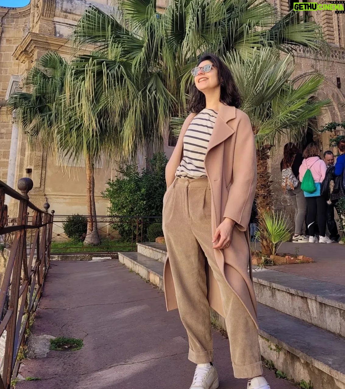 Erika Toa Russo Instagram - Some of Sicily🍋 Un poco de estos días turisteando en #familia 💙 Sol de primavera en pleno invierno, muchos limones e historia! . #Palermo #Cefalù #Monrreale . #Toa #photodump #touristlife #touristsoul #travel #toatravel #instapic