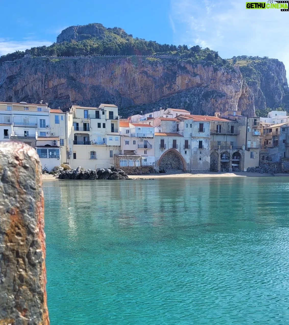 Erika Toa Russo Instagram - Some of Sicily🍋 Un poco de estos días turisteando en #familia 💙 Sol de primavera en pleno invierno, muchos limones e historia! . #Palermo #Cefalù #Monrreale . #Toa #photodump #touristlife #touristsoul #travel #toatravel #instapic