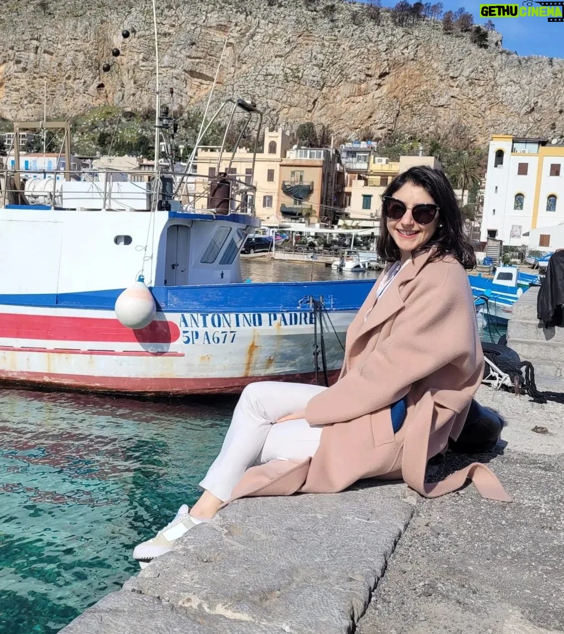 Erika Toa Russo Instagram - Some of Sicily🍋 Un poco de estos días turisteando en #familia 💙 Sol de primavera en pleno invierno, muchos limones e historia! . #Palermo #Cefalù #Monrreale . #Toa #photodump #touristlife #touristsoul #travel #toatravel #instapic