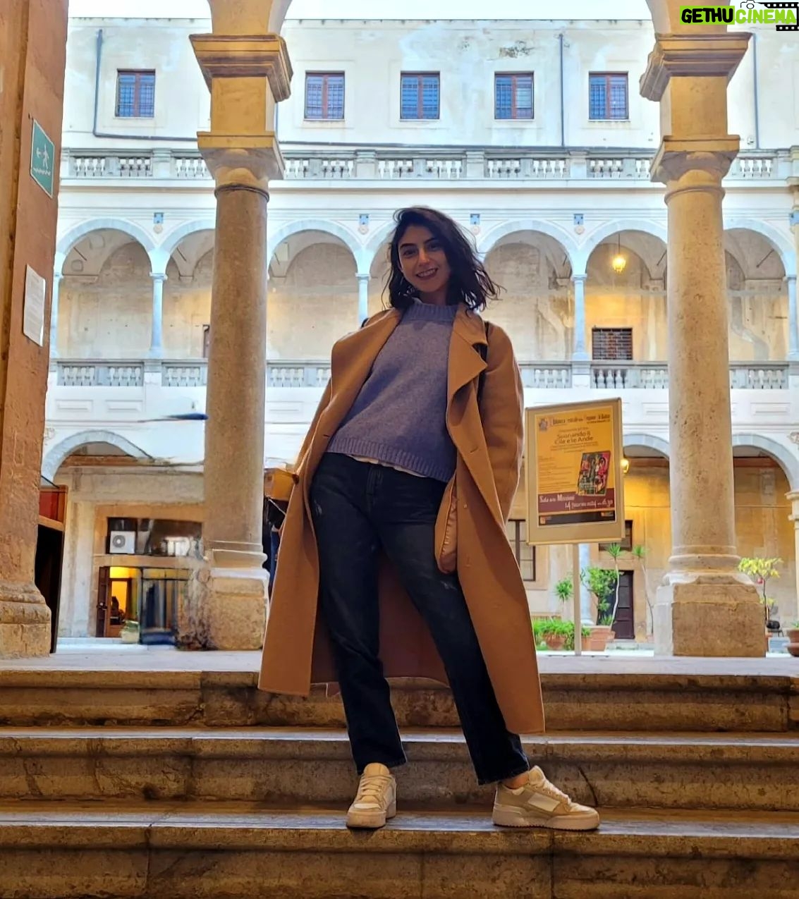Erika Toa Russo Instagram - Some of Sicily🍋 Un poco de estos días turisteando en #familia 💙 Sol de primavera en pleno invierno, muchos limones e historia! . #Palermo #Cefalù #Monrreale . #Toa #photodump #touristlife #touristsoul #travel #toatravel #instapic
