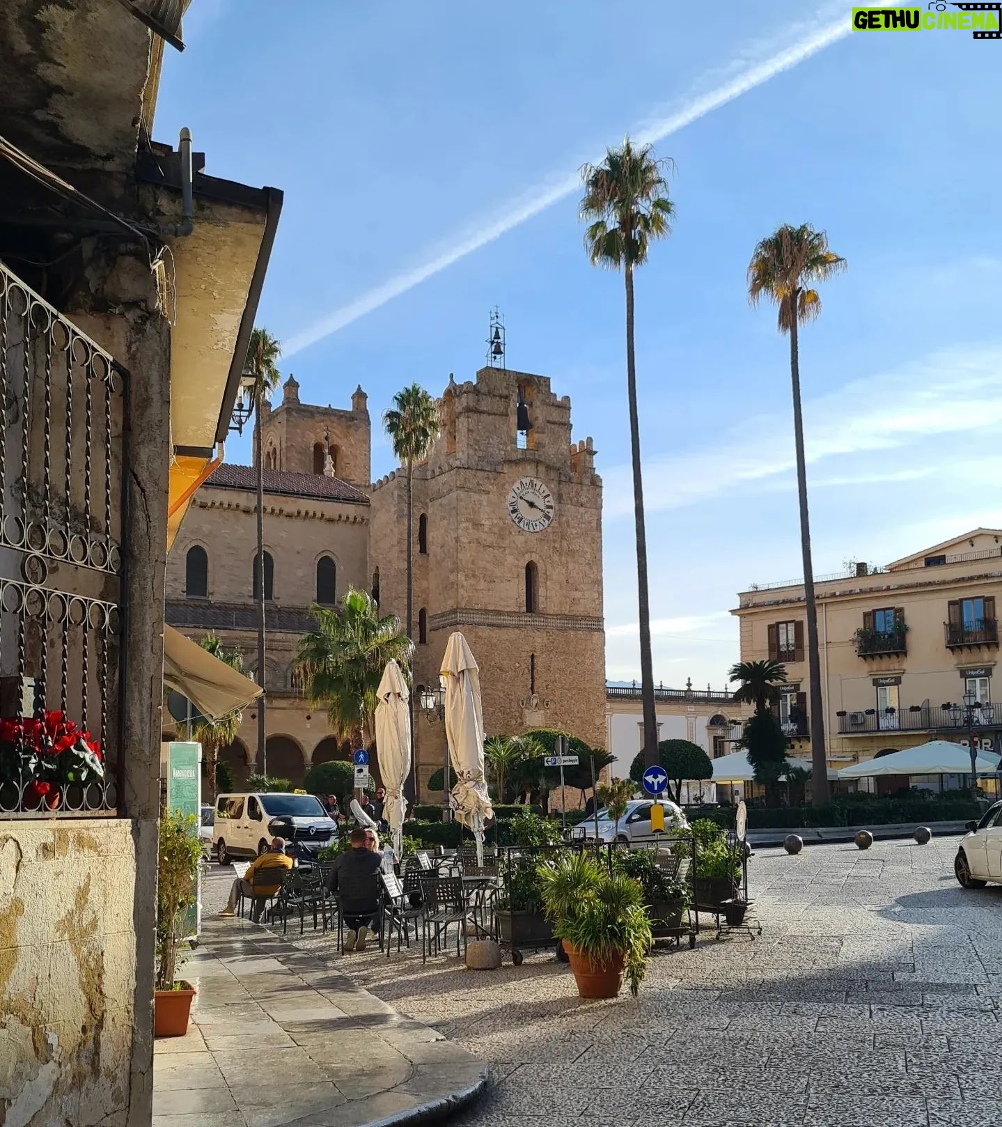 Erika Toa Russo Instagram - Some of Sicily🍋 Un poco de estos días turisteando en #familia 💙 Sol de primavera en pleno invierno, muchos limones e historia! . #Palermo #Cefalù #Monrreale . #Toa #photodump #touristlife #touristsoul #travel #toatravel #instapic