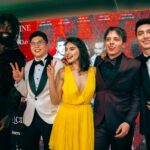 Erika Toa Russo Instagram - Premiere del Film @loswanabis! Hoy en Cine🍿 . Un poco de la alfombra ver de la película "Los Wanabis" que desde hoy está en salas de cine a nivel nacional🇪🇨 . Ya la ví y no se la pueden perder! Interpreto a María Gloria y no veo la hora de saber que es lo que más les gustó de la peli!💋 . Ha sido un honor ser parte de este proyecto! Ser parte de un cast tan talentoso y trabajar con un crew tan profesional! Gracias a nuestro Director @santiago_paladines por invitarme a ser parte de Los Wanabis, a la produccion @el_viaje_films y @cinezerowaste por la primera peli amigable con el ambiente en Ecuador🌱 . #TOA #actress #Premierr #cinema #comedianegra #thriller #estafa #ecuador #dolares #billetesnegros #LosWanabis #film