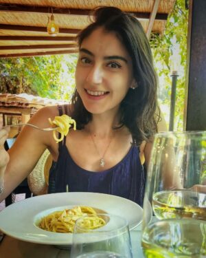 Erika Toa Russo Instagram - Weekend🌞🍹🍝
.
Cascadas, Pasta al Mojito y sol...: cargando energías para una nueva semana, ¿y tú? Cuéntame que hiciste este finde!
.
.
.
#TOA #lifestyle #ToaFoodie #exploring #Toatravel #natura #estate2023 #summer #verano2023 #sole #pasta #