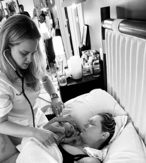 Erin Foster Instagram - If you choose to do a home birth you have to be really clear on why you want to do it, so that when the time comes when you’re begging to be taken to the hospital someone reminds you. My reason was that we did over 20 failed rounds of IVF and at some point in the process I just went numb. I stopped feeling the highs (there weren’t any) or the lows (there were too many). I stopped reacting after bad news or letting anyone talk to me about it. So when I was finally going to become a mom, I didn’t want to disconnect with medication. I wanted to feel her and have her feel me, and be filled with all the love hormones that would help me forget the pain I was in. It was THE hardest thing I’ve ever done, no contest. I had a plan to deliver in water surrounded by fresh flowers, but I unexpectedly hated the bath and tried to escape at one point and just crawled on the floor like an animal. Simon couldn’t make eye contact with me. But I was never scared. I never felt like I wasn’t safe at home, and that’s because of the unbelievable team around me and how much they prepared me for each moment. They created a perfect environment and from the moment I met them all, they empowered me. They refused to let me think that at 41 I couldn’t have the birth I wanted. After Noa was born they all banned together to make sure I was breast feeding properly, helped me choose a pediatrician, connected us to people to help with her tongue tie, and continue to be a flow of resources and support. We feel so lucky and grateful. No matter how hard the journey is, once you get to where you were aiming for, none of it matters. Also, I really regret asking moms why they don’t just sleep when the baby sleeps. I’m sorry for my ignorance ❤️