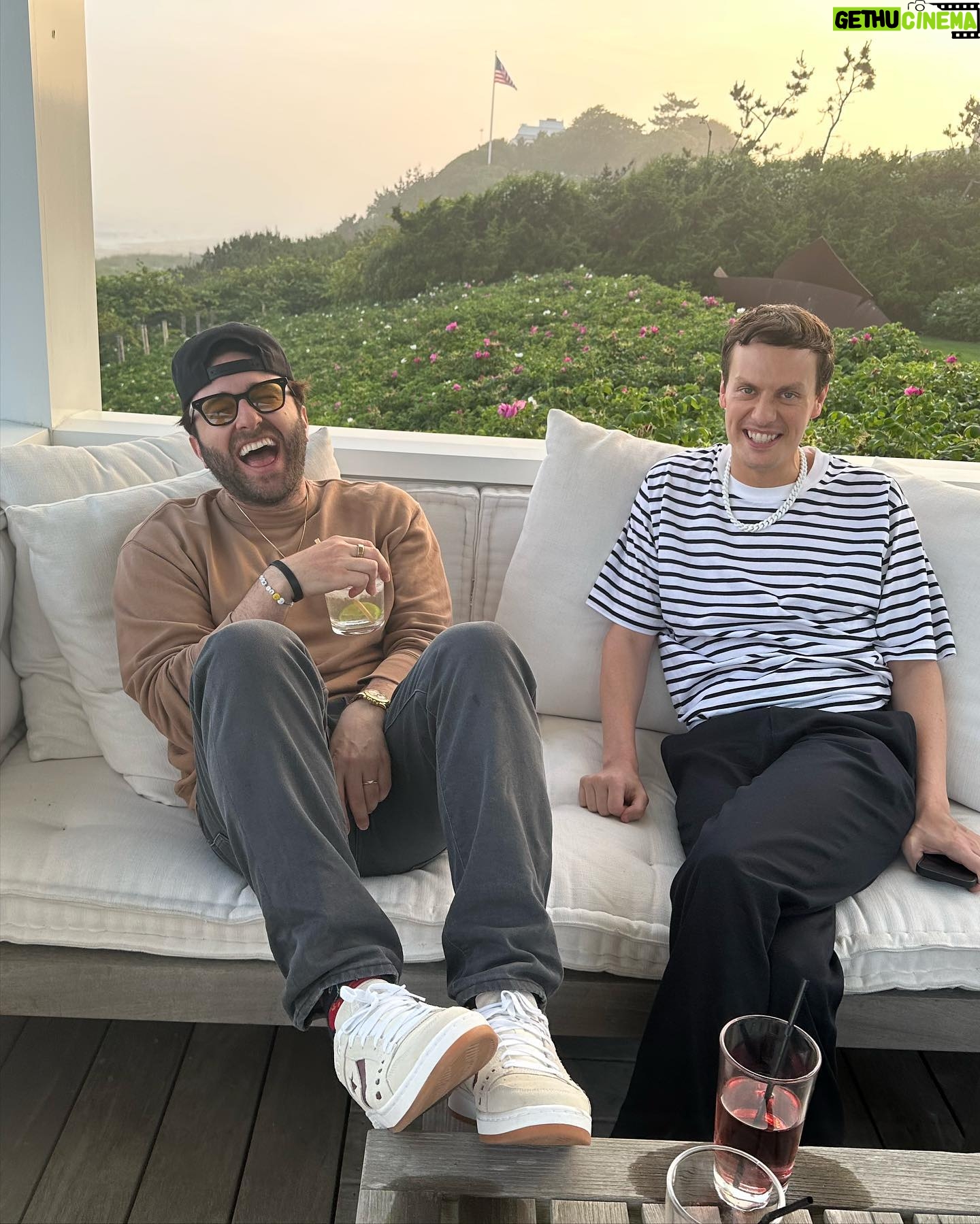 Erin Foster Instagram - Happy 4th to everyone except people trying to take away reproductive rights and politicians who like to send thoughts and prayers 🇺🇸