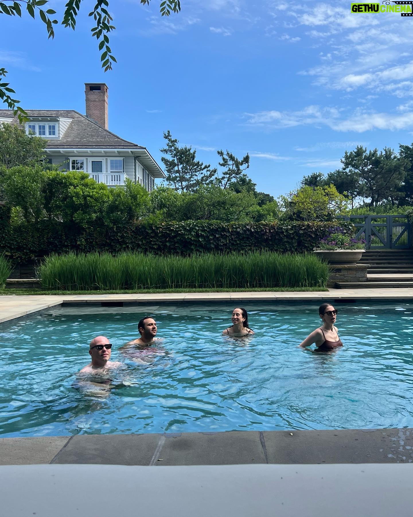 Erin Foster Instagram - Happy 4th to everyone except people trying to take away reproductive rights and politicians who like to send thoughts and prayers 🇺🇸