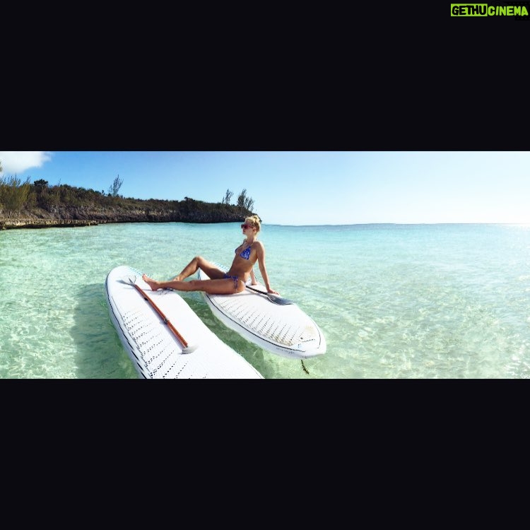Erin Heatherton Instagram - Take me back... 🏄🏼♀️👙☀️🌊🌴