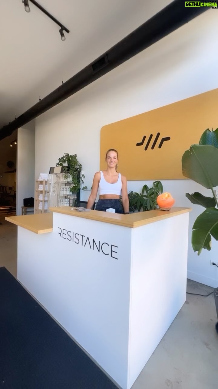 Erin Heatherton Instagram - Have you tried Lagree yet? Join Owner Instructor @erinheathertonlegit and Advanced Lagree Instructor @liloleash on the Megaformer as they demonstrate some fundamental Lagree moves. #resistancechicago #bodysculpting #fullbodyfitness
