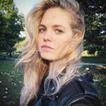 Erin Heatherton Instagram – Park day with @hughcevans and Freddy 💕 🐶