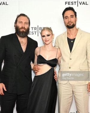 Erin Moriarty Instagram - A NY minute that I’ve got permanently stamped into my brain 🖤 #CatchingDust #Tribeca2023