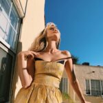 Erin Moriarty Instagram - ❄️ ➡️ ☀️ & it feels so good. 📸: @jacobartist