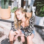 Erin Moriarty Instagram - My guide to a perfect day in Toronto (basically a love letter to this city, wine, coffee, and books) is live on @coveteur. Link in bio. Photographer: @renatakaveh Writer: @noahleh Hair: @miss_marilisa Makeup: @estelle_phillips