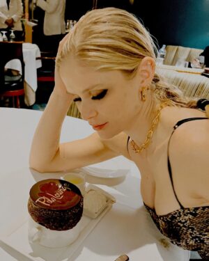 Erin Moriarty Instagram - Friends, chocolate, and puppies. That’s it. That’s the answer.