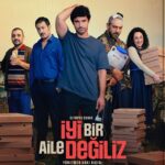 Erkan Kolçak Köstendil Instagram - Geliyor gelmekte olan #iyibirailedegiliz 9 Şubat’ta sinemalarda… @iyibirailedegiliz @olympos.films @hakibicici