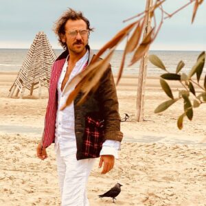 Erkan Kolçak Köstendil Instagram - #onthebeach 🪶