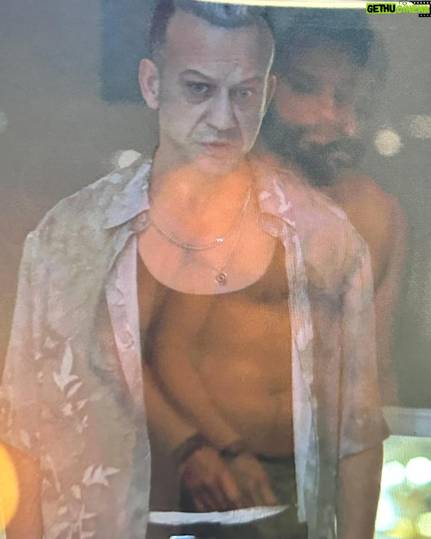 Erkan Kolçak Köstendil Instagram - Vay anasını sayın seyirciler… Emeği geçen herkese teşekkürler… #tezgah 🧿 @iamdamlasonmez @riza_kocaoglu @sinasiyurtsever @kadircermik @cenkaltun @fatih__bay @gozdekocaoglu1 @fatih.karabas2019 @bilenbili @banu__celik @ercanresatdemir @cagdassercan @gokhan_ozgul @ugur_yildiran @basakcoruhh @eminolcateringg @aliekbersoundsound @basakcoruhh @black_white_grip_set @filmkumbarasi @bayyapim.official @kemalkerem7488