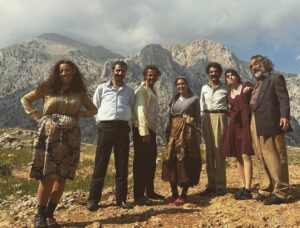 Erkan Kolçak Köstendil Instagram - Gönül / Heartsong
Netflix’te/ on Netflix

#hazarergüçlü #bülenteminyarar 
#sevvalsam 
#aliseçkineralıcı 
#selimbayraktar 
#asiyedinçsoy 
#feritkaya 
#sonercaner 
#netflix