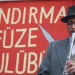 Erkan Kolçak Köstendil Instagram - Necati 🎺❤️ #bandırmafüzekulübü Yarın sinemalarda… @dijitalsanatlar @cgvmarsdagitim 🎥