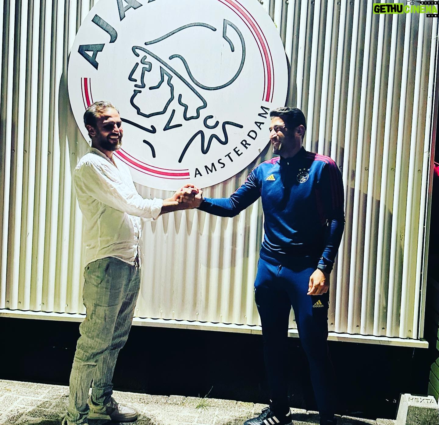 Erkan Kolçak Köstendil Instagram - Het is een eer om hier te zijn @afcajax Bedankt, geweldige Aanvoerder @attilayildirim9