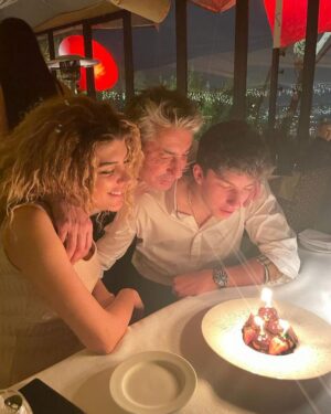 Erkan Petekkaya Instagram - Sevginin en güçlü hali ailedir.👨‍👩‍👦
@canopetekkaya  mutlu huzurlu nice yaşlara canım💫