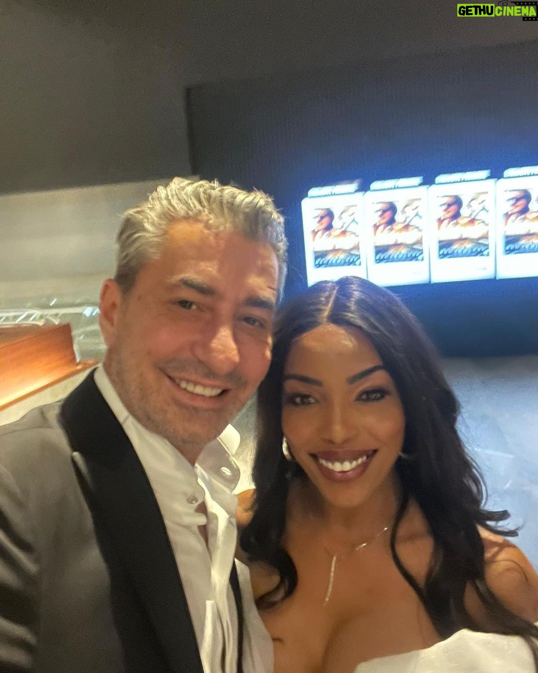 Erkan Petekkaya Instagram - #HerşeyeRağmen galasında #Dubai de herşey çok güzeldi.