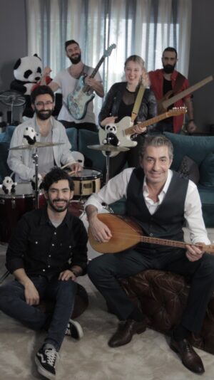 Erkan Petekkaya Instagram - Bon Jovi - It's My Life @bonjovi
İbrahim Tatlıses - Yetiş Ya Muhammed Yetiş Ya Ali @ibrahimtatlises

Sevgili @ibrahimtatlises 'e saygılarımla. 

@erkanpetekkaya
@alaawardi
@alaracanay
@dorukpetekkaya
@ege.cakir
@erenhalici
@pandamimusic 🐼