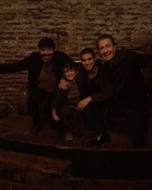 Erkan Petekkaya Instagram - @alihoneyer @tamerismet @miracaltancuhadar @kadirrbertan @kirmizioda.dizi.  #hayatbayramolsa