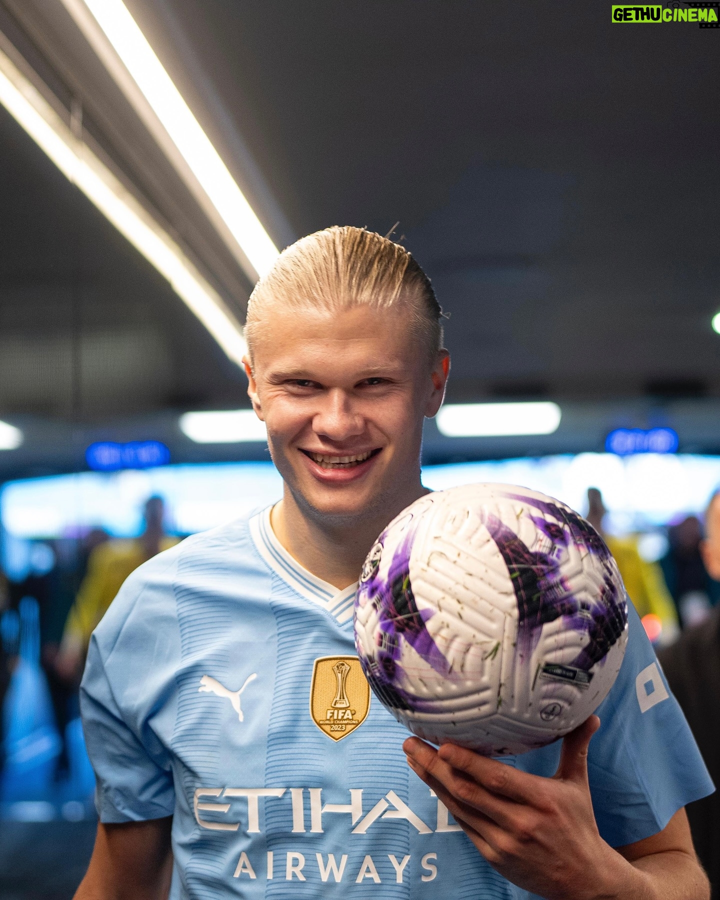 Erling Haaland Instagram - May the 𝟒𝐭𝐡 be with you! 😁