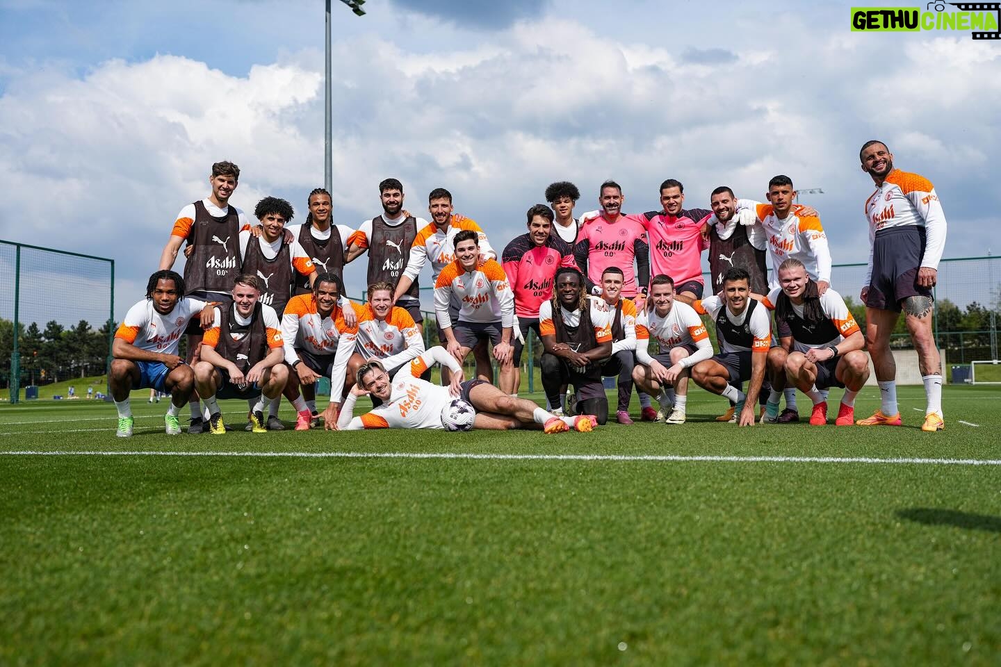 Erling Haaland Instagram - ποΈ May, letβs ππ’!