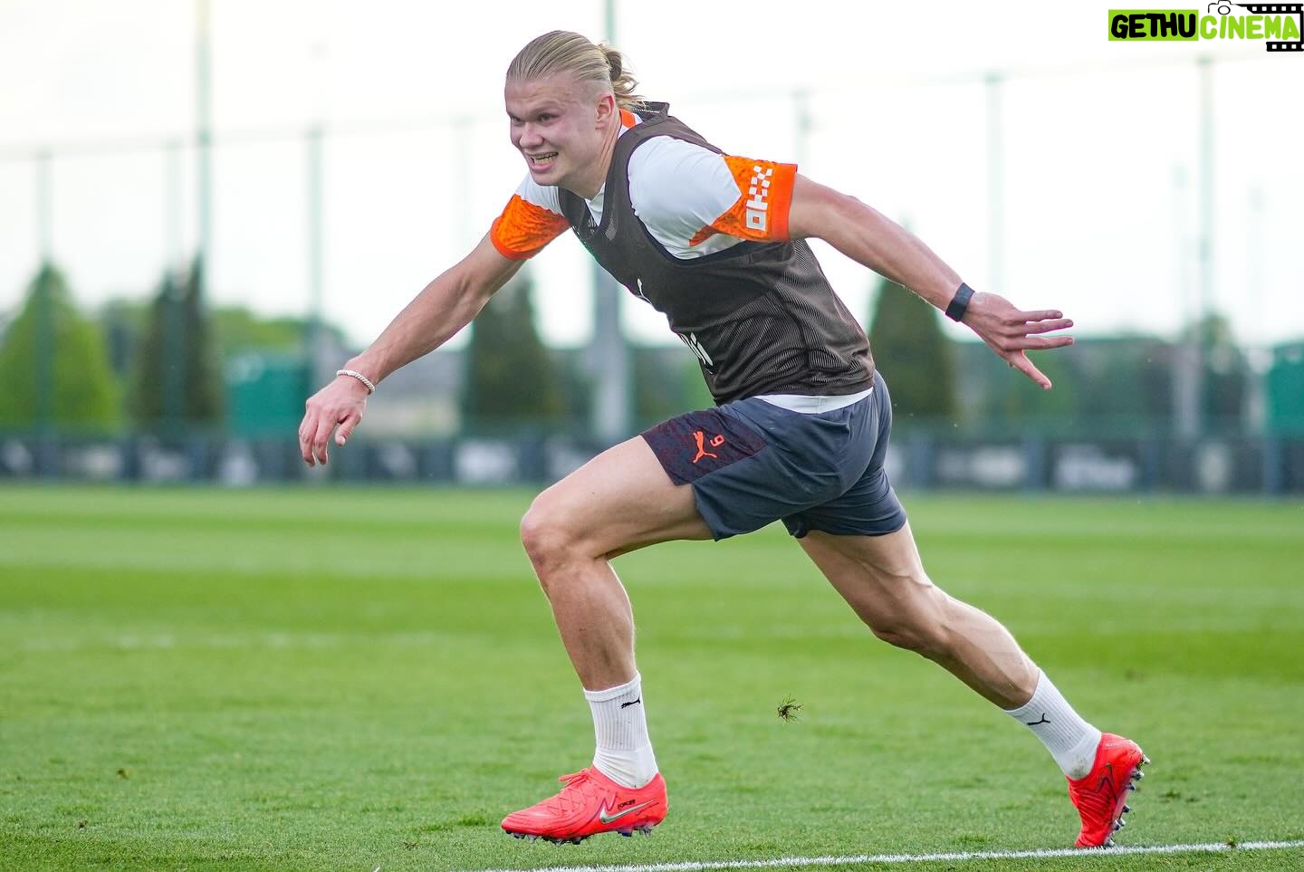 Erling Haaland Instagram - ποΈ May, letβs ππ’!