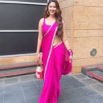 Eshanya Maheshwari Instagram - Late Post 🙈 But Aisa Kahin, Koi Nahin Hai Na ? @anupellakuruofficial @timesfashionweek @bombaytimes #timesfashionweek #bombaytimesfashionweek #btfw #anupellakuruofficial #saree #sareelove #pink #gulabisadi #esshanya #esshanyamaheshwari