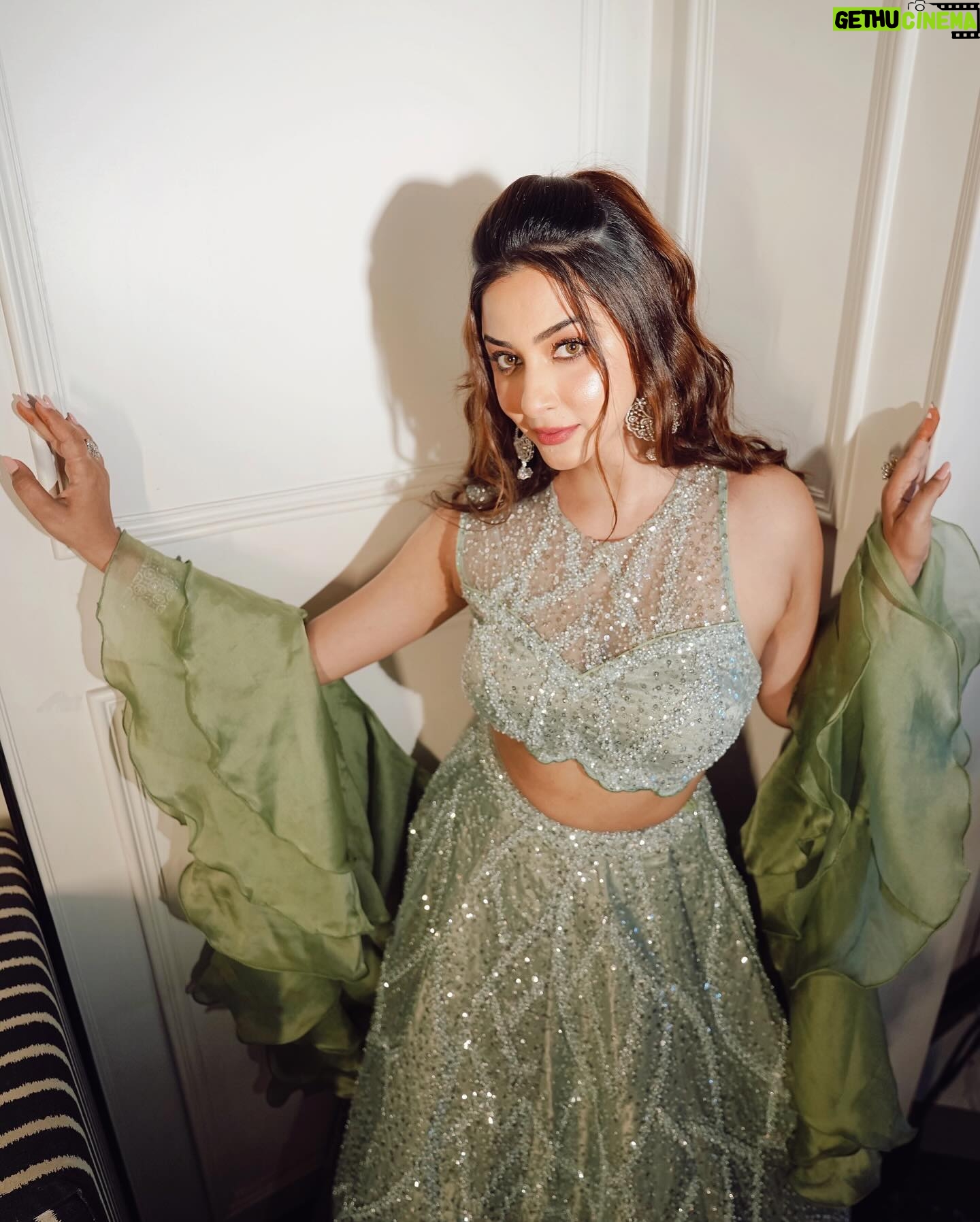 Eshanya Maheshwari Instagram - Shot by - @shotbysakar Outfit- @rajgharana.rg Jewellery- @motiwalajewelry Styled by - @styledbyhenal &. @sim__rrran Makeup & hair by - @krupall_gami Location- @donnadelibombay #ghagra #trending #fashion #style #fashionreel #esshanya #photoshoot #esshanya_s_maheshwari #desilook #esshanya #esshanyamaheshwari #esshanya_s_maheshwari #fashionblogger #styleblogger #lehnga #new