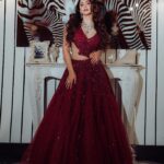 Eshanya Maheshwari Instagram - Laal Ghaghraaaa ❤️❤️❤️ esshanya_s_maheshwari Shot by - @shotbysakar Outfit- @rajgharana.rg Jewellery- @motiwalajewelry Styled by - @styledbyhenal & @sim__rrran Makeup & hair by - @krupall_gami Location- @donnadelibombay #ghagra #trending #fashion #style #fashionreel #esshanya #photoshoot #esshanya. _s_maheshwari #desilook #esshanya #esshanyamaheshwari #esshanya_s_maheshwari
