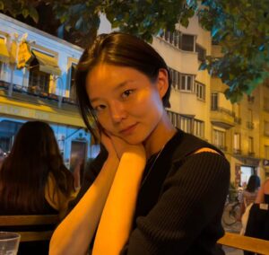 Esom Instagram - 🖤