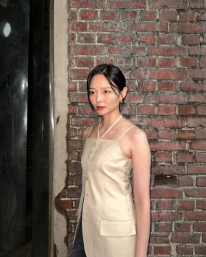 Esom Instagram - Black Knight