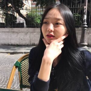 Esom Instagram - 🤔
