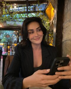 Esra Bilgiç Instagram - ♥️