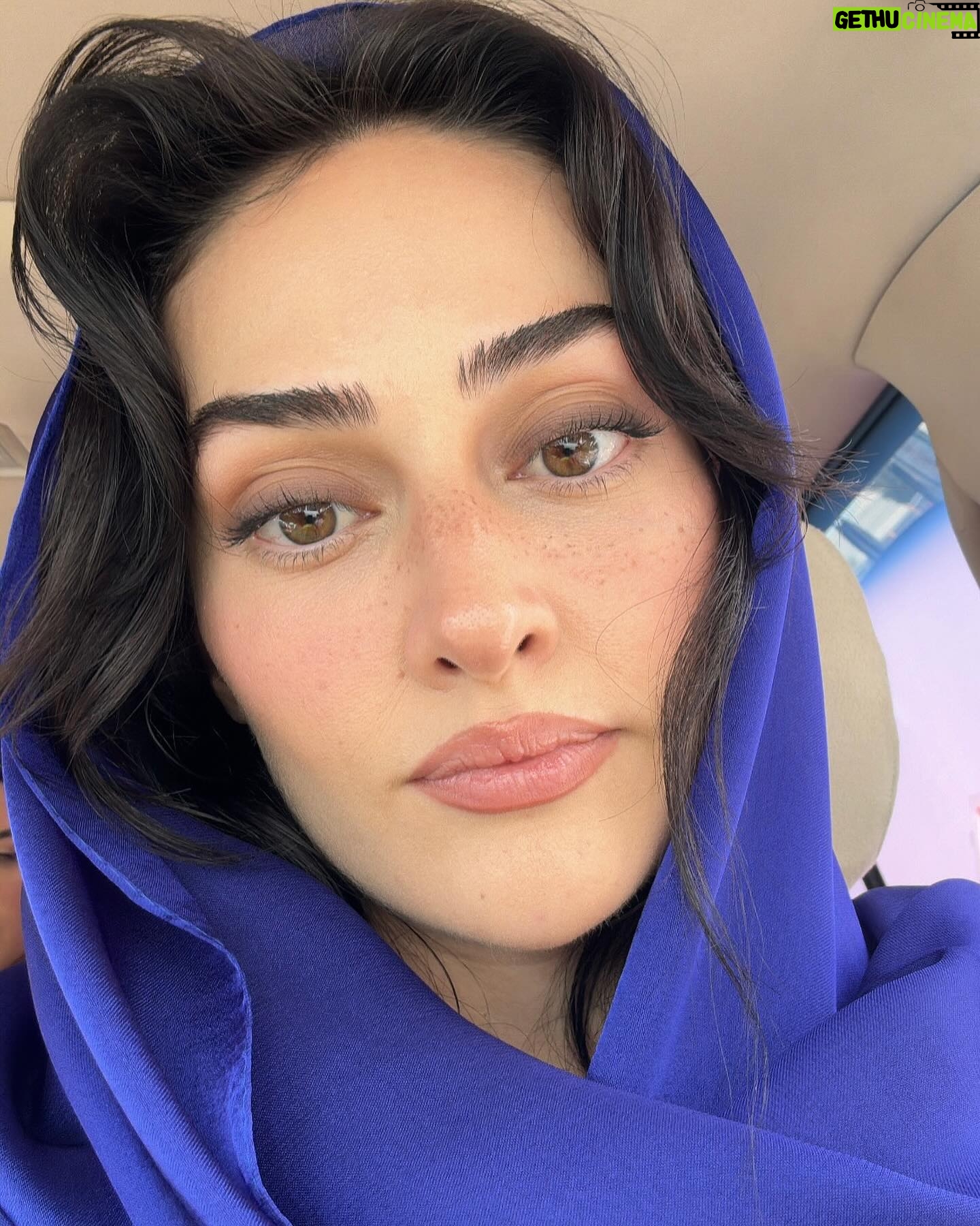 Esra Bilgiç Instagram - @esquireturkiye #OnlyQ #Qatar ♥️