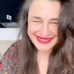 Esra Dermancıoğlu Instagram – Her gün saat 20.30 da arka arkaya reels olarak yayınlanacak olan dizimiz hayırlı olsun:) Bu yolculuğa, yeni dünya keşfine beraber çıkıyoruz sizi seviyorum 
#esroş #mekhalik #yapayzeka #aşkınötesi #mekaniktutku
Oyuncular : Esra Dermancıoğlu 
Mekhalik
Edit: @ibrozdg 
Yapım: Dermancuxyapım