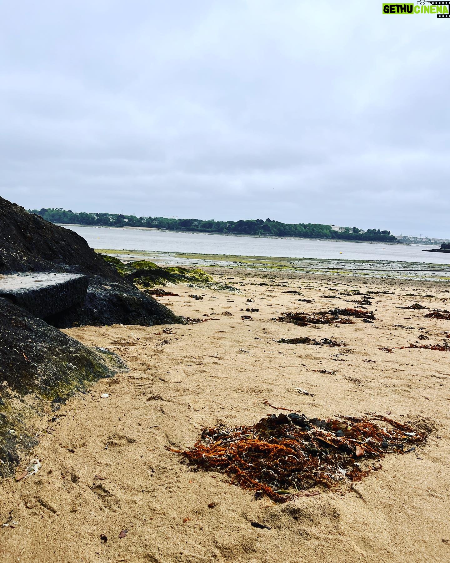 Esra Dermancıoğlu Instagram - Kendime ve size en mutlu olduğum o anları bırakıyorum #bretagne