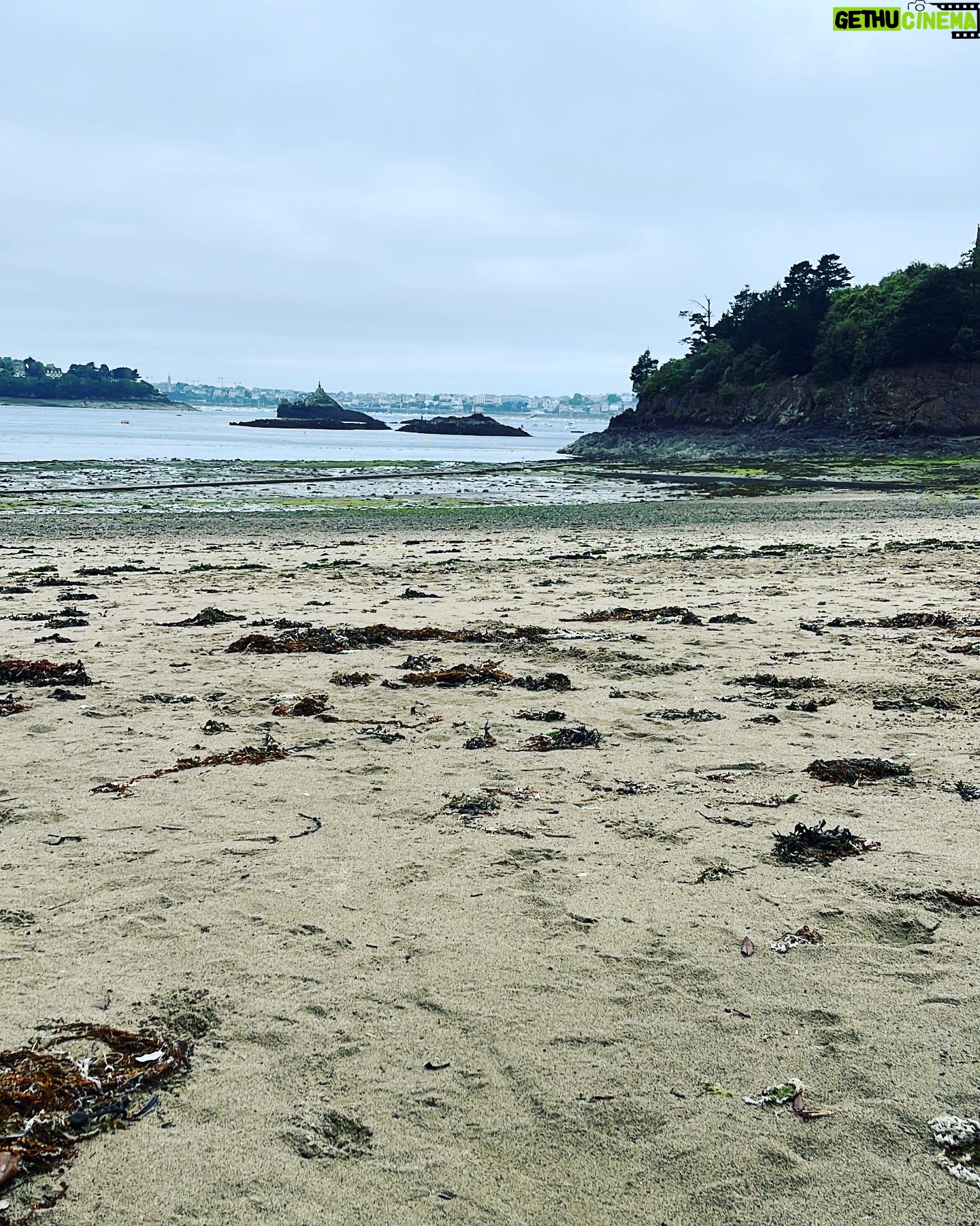 Esra Dermancıoğlu Instagram - Kendime ve size en mutlu olduğum o anları bırakıyorum #bretagne