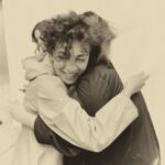 Esra Dermancıoğlu Instagram - MUSKAT Bir kadın, bir gece, bir cenaze. İstanbul-Paris arası zehirli bir zihin akışı. Dünyanın en mutlu günü. “Sessiz bir kopuş başlıyor içimden. Parça parça yere düşüyor artıklarım. Artık yapamayacaklarım.” Yazan ve yöneten: Aksel Bonfil Oynayan: Esra Dermancıoğlu Yapım: Kadar Yapımcı: Begüm Ertuğrul Proje Koordinatörü: Merve Akgül Işık Tasarım: Arek Nişanyan Koreograf: Tuğçe Tuna Müzik: Lara Di Lara Ses Tasarım: Oğuzhan Akalın Kostüm Tasarım: Özlem Kaya Afiş Tasarım: Berkcan Okar Oyun Asistanları: Çağla Erdoğan, Ecem Yılmaz