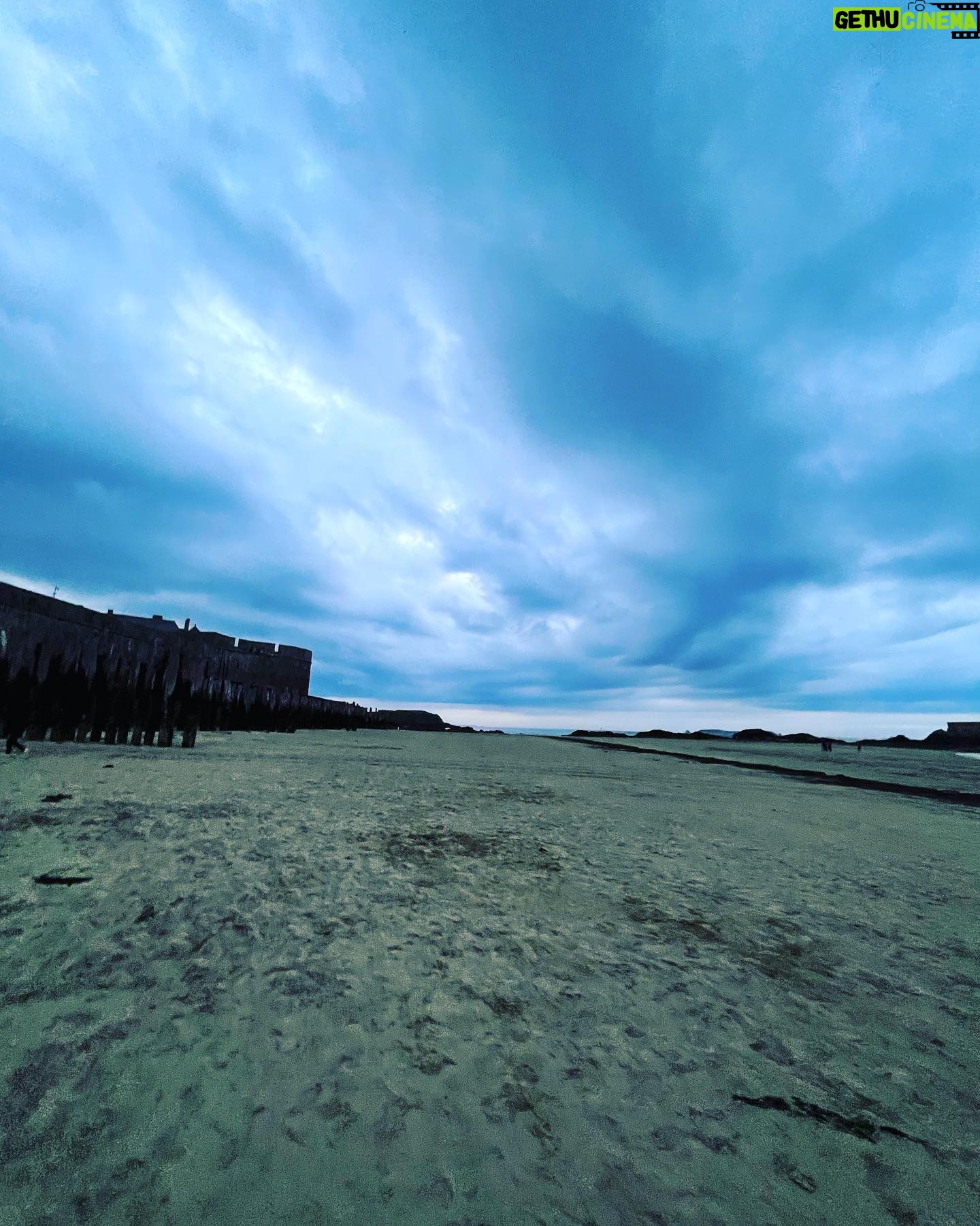Esra Dermancıoğlu Instagram - Kendime ve size en mutlu olduğum o anları bırakıyorum #bretagne